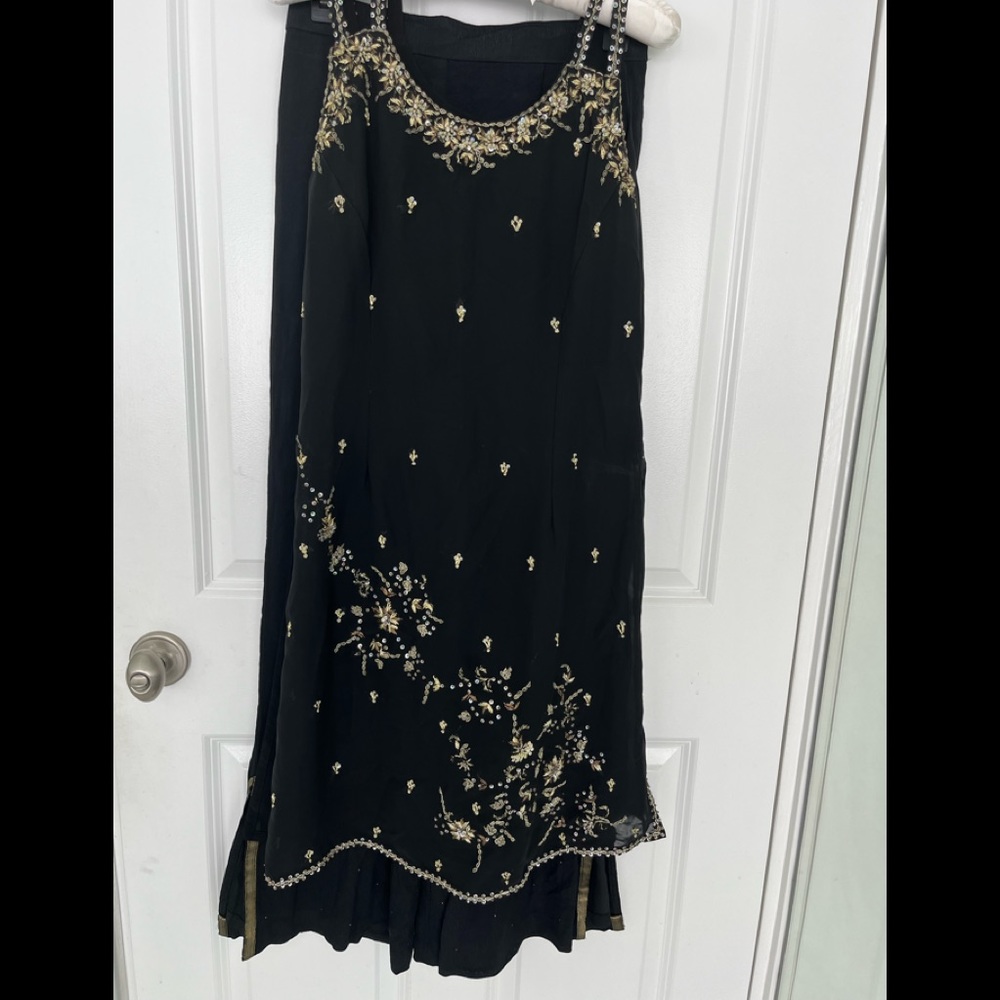 New ethnic dress, south asian dress, salwar kameez, pakistaní